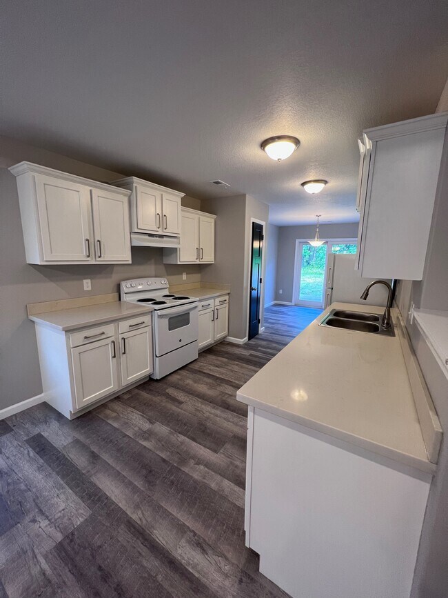 Quartz Countertops - 2081 SW Buchanan St