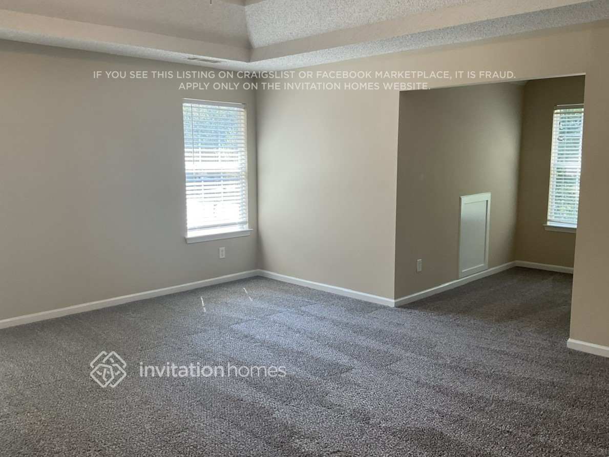 Building Photo - 6767 Mancha St