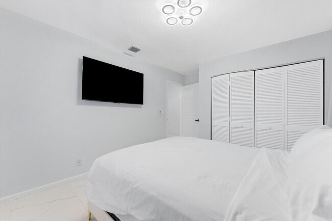 Building Photo - 13947 Geranium Pl