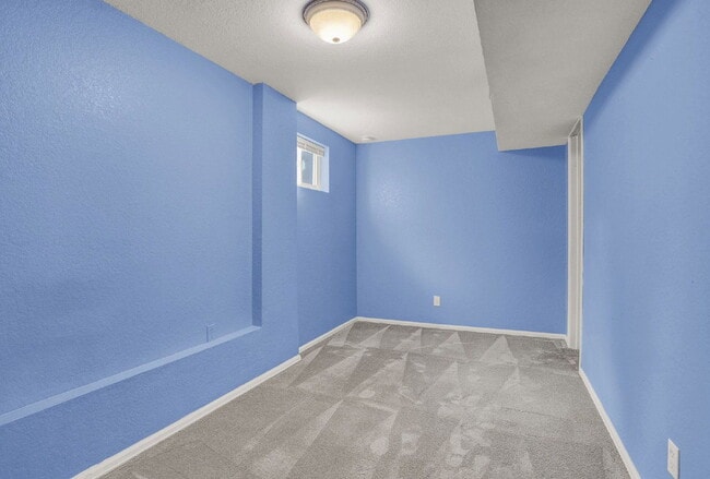 Building Photo - 13 N Dartmouth St