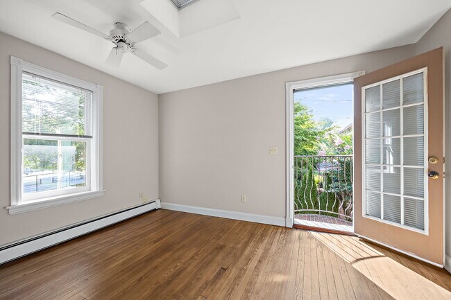 Building Photo - 1516 N Clayton St