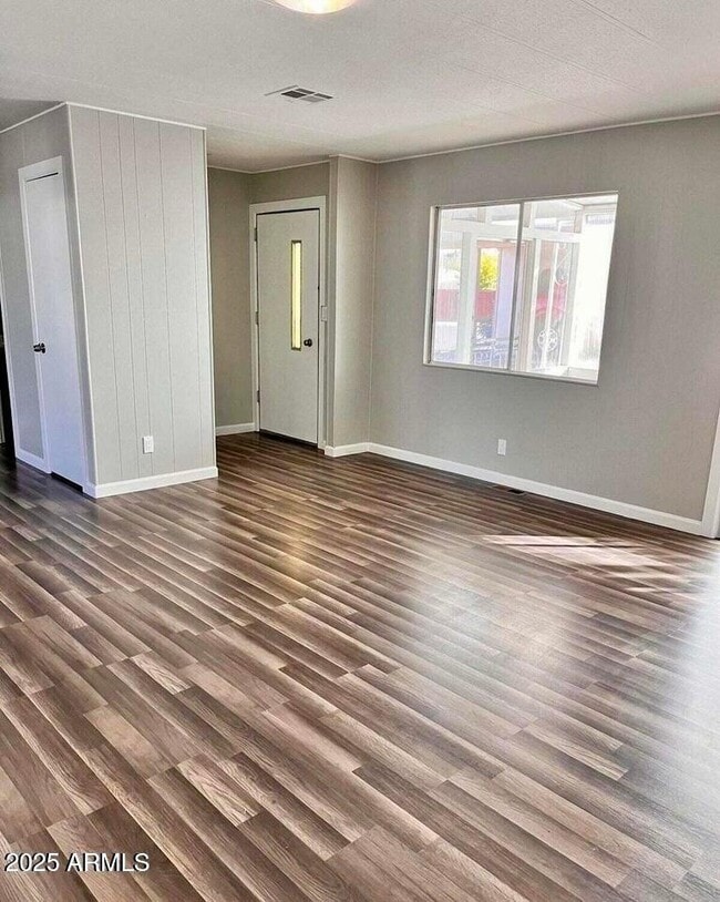 Building Photo - 2501 W Wickenburg Way