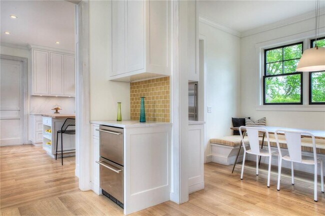 Building Photo - 766 Indian Ave