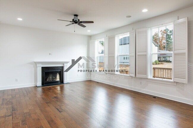 Building Photo - 1121 Crested Jay Dr
