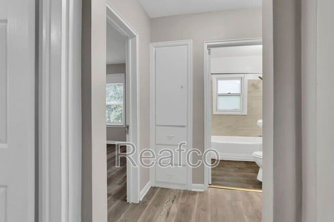 Building Photo - 397 S Chase Ave