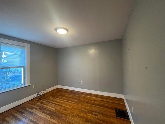 Building Photo - 20-22-22 Wilson St