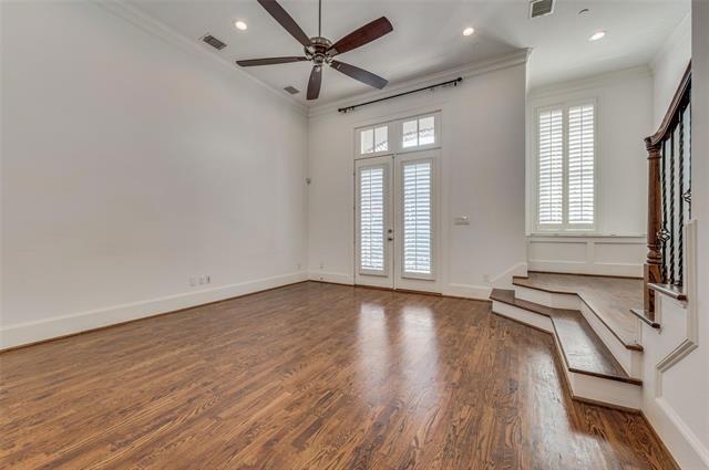 Building Photo - 2135 Marilla St