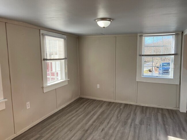 Building Photo - 3006 Collierstown Rd