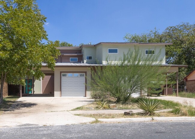 Building Photo - 1702 Forest Hill Dr