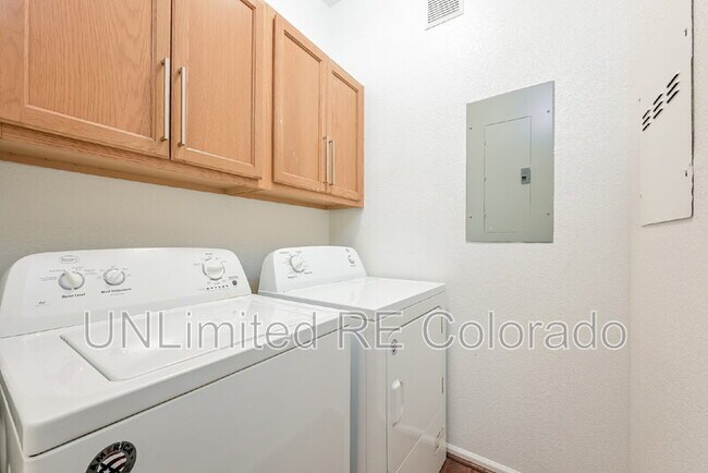 Building Photo - 15700 E Jamison Dr