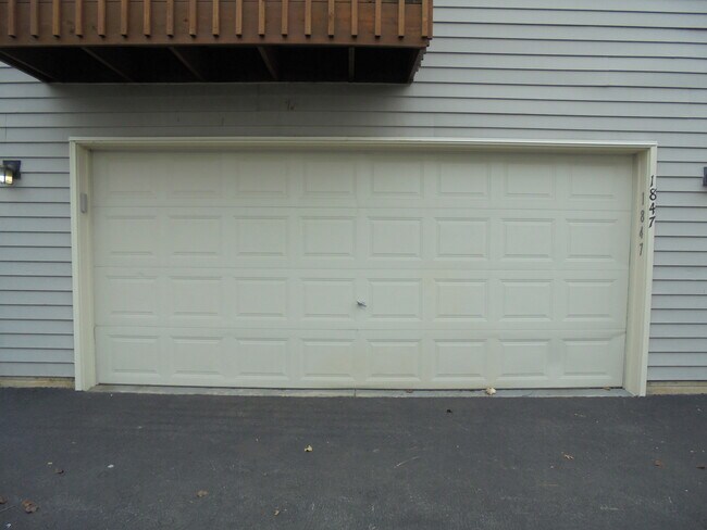 Building Photo - 1847 Grandview Pl