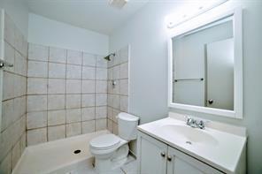 Building Photo - 2206 Statler Dr