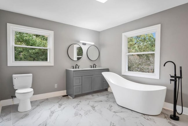 Owners Bathroom - 1675 Bouldercliff Ct SE