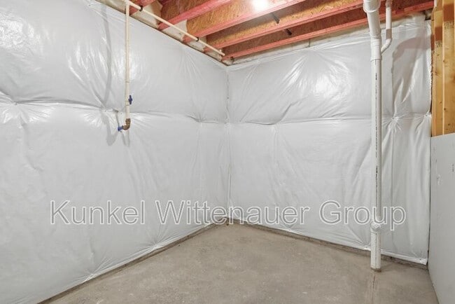 Building Photo - 829 Bushwood Way