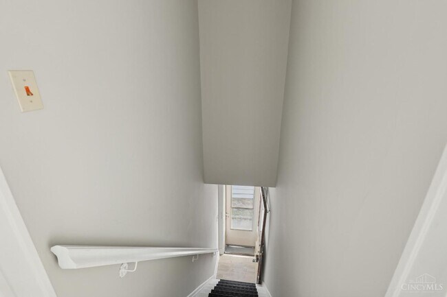 Building Photo - 1212 Bates Ave