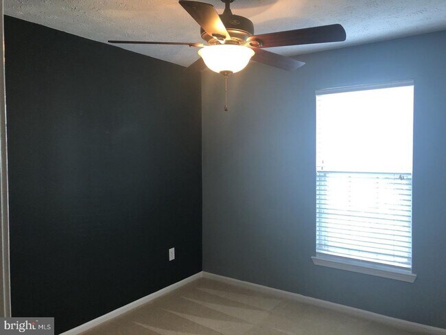 Building Photo - 6320 Bayberry Ct