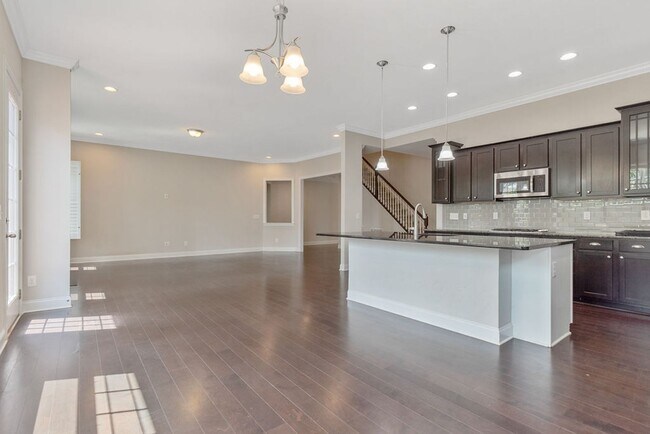 Building Photo - Beautiful Holly Springs Home