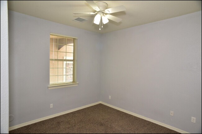 Building Photo - 13239 Emerald Isle St