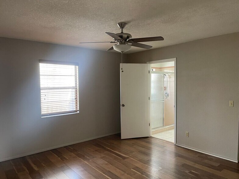 Building Photo - 276 Vilna St