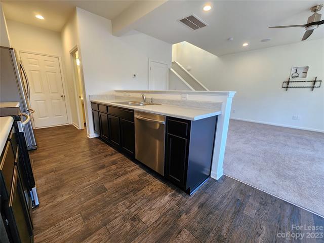 Building Photo - 150 Pin Oak Ct