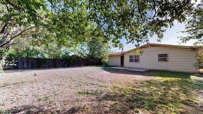 Building Photo - SPACIOUS HOUSE FOR RENT!!!