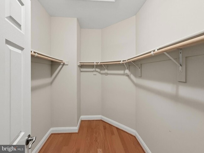 Building Photo - 42240 Hiddenwood Ln