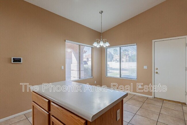 Building Photo - 1261 N Balboa Dr