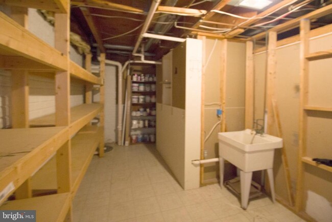 Building Photo - 5339 Buxton Ct