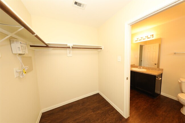 Building Photo - 21430 Palma Grove Way