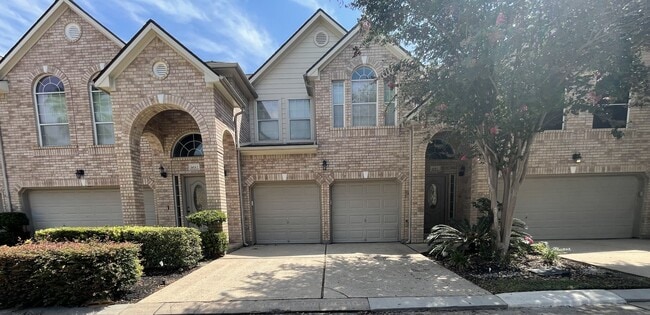 Building Photo - 6410 E Linpar Ct