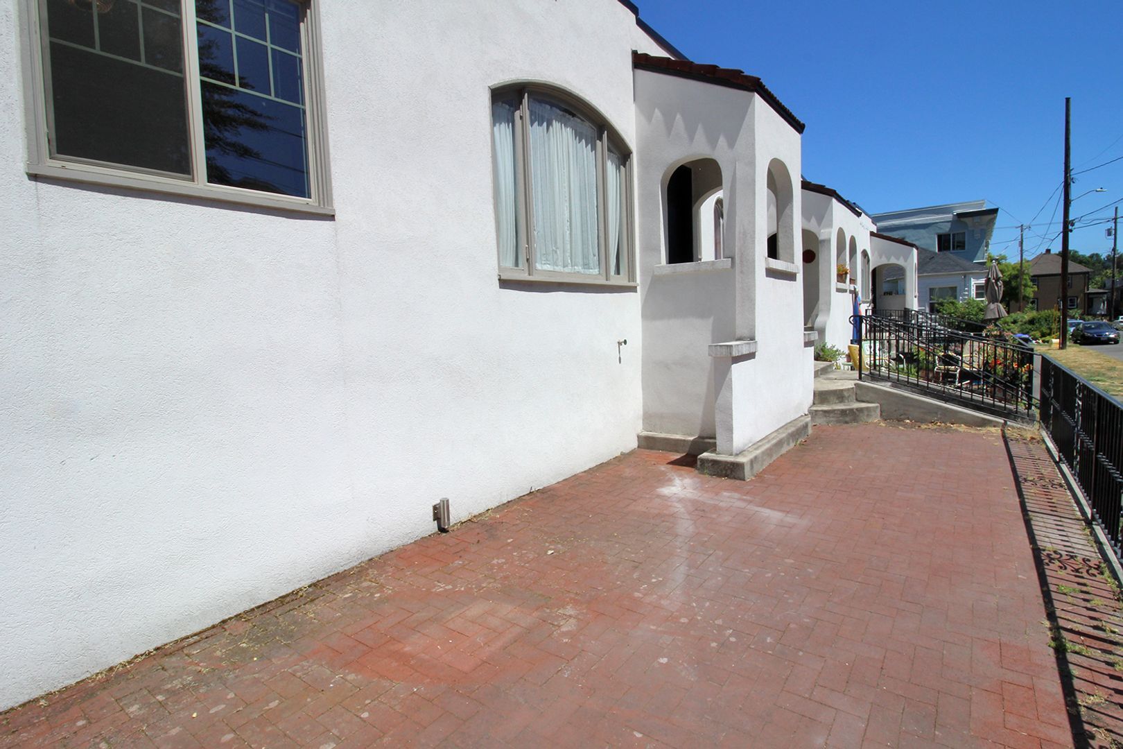 Building Photo - 2905 SE Alder St