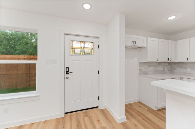 Building Photo - ? Spacious 4BR / 3.5BA Single-Family Home – Move-In Ready! ?