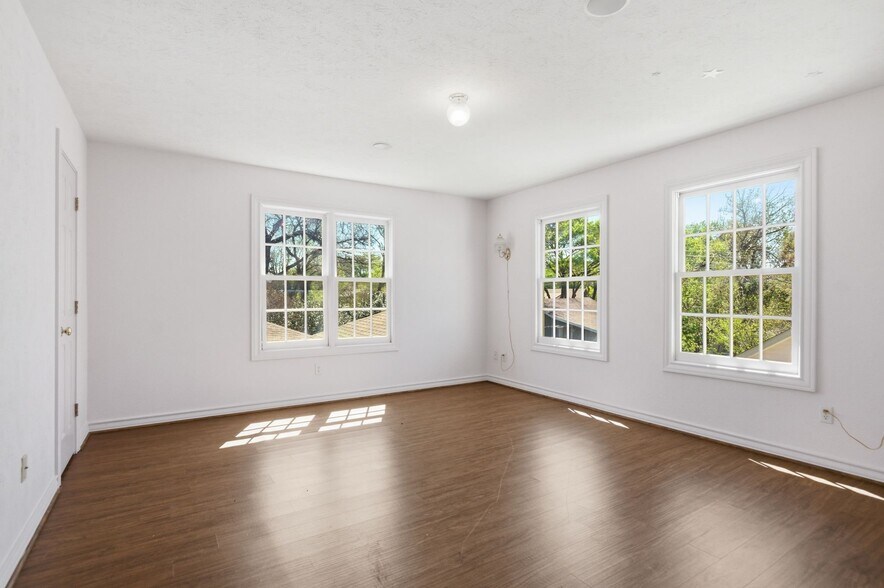 Building Photo - 2516 Shirley Ave