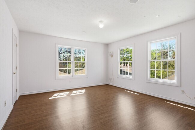 Building Photo - 2516 Shirley Ave