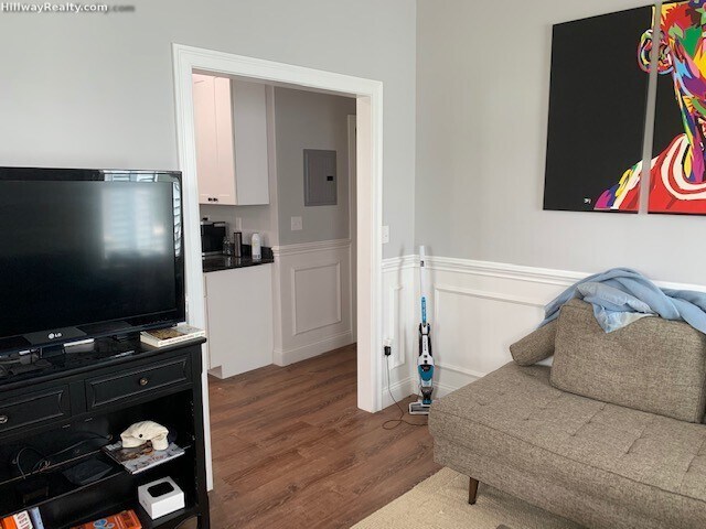 Building Photo - 38 Crescent Ave