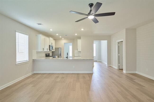 Building Photo - 21554 Bluebonnet Bay Dr