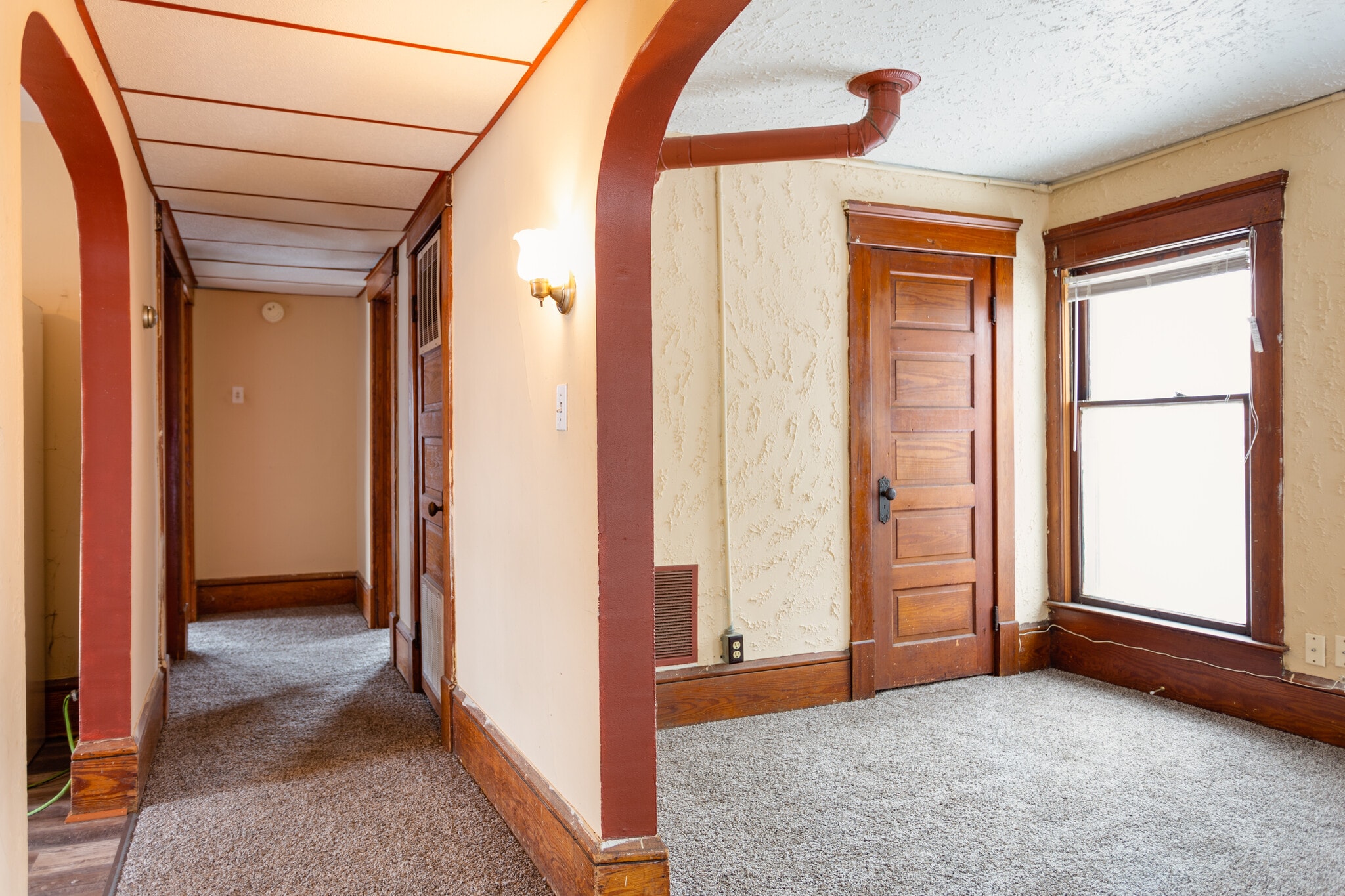 Building Photo - 33 W Main St