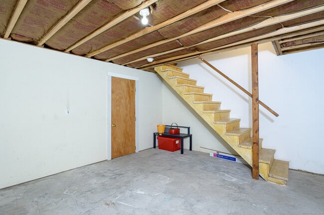 Building Photo - 252 Harrisville Rd