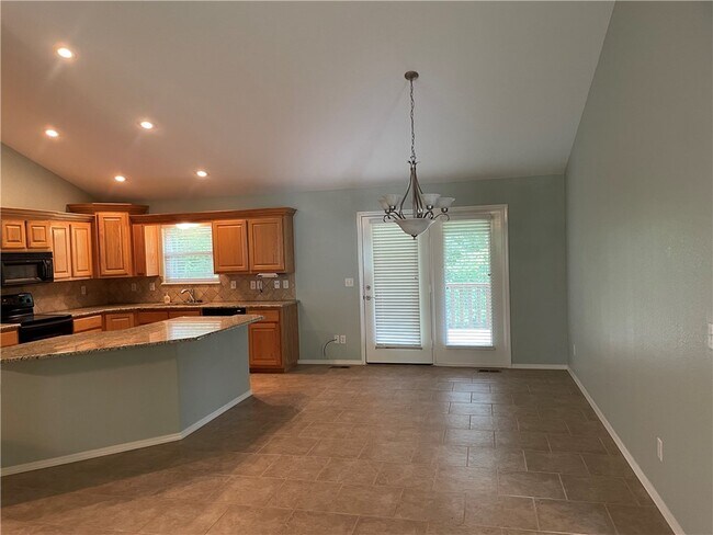 Building Photo - 2 Bacton Ln