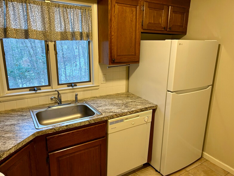 Building Photo - 21 Waterview Dr