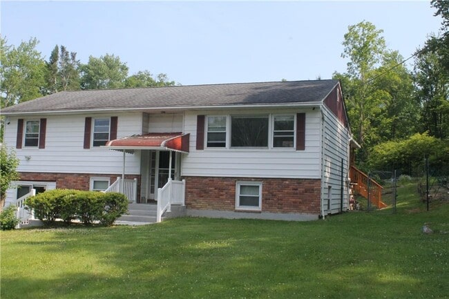 Primary Photo - 41 Munich Rd