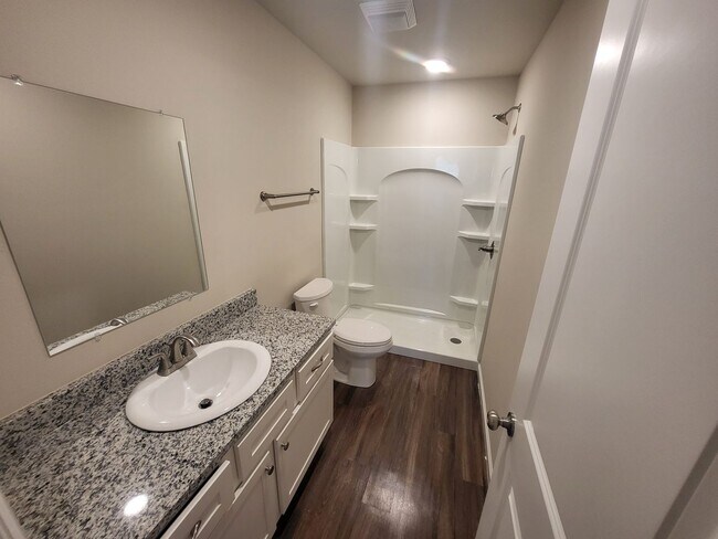 Building Photo - 3 bed, 2 bath, 2 car garage - Wagoner