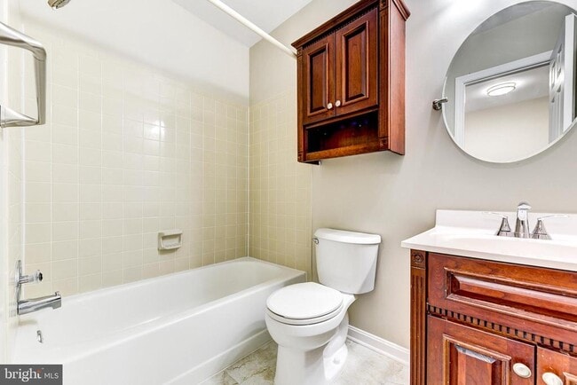 Building Photo - 5668 Ridge View Dr