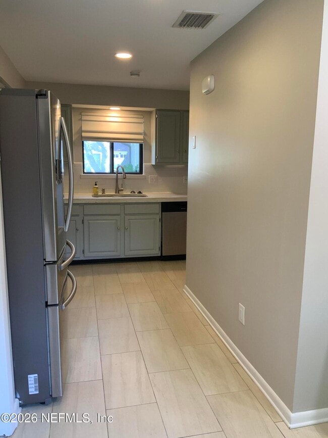 Building Photo - 1809 Kings Way