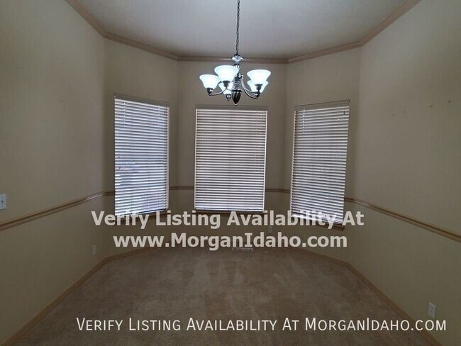 Building Photo - 2330 W Trestle Dr