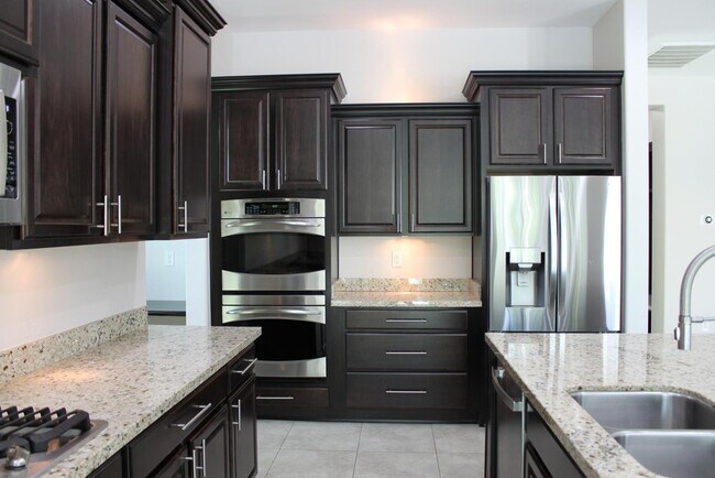 Building Photo - 3458 E Loma Vista St