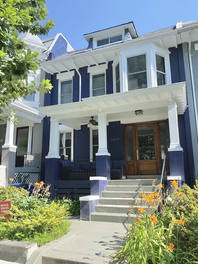 Primary Photo - 1409 Buchanan St NW