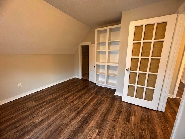 Building Photo - 805 Teaticket Hwy