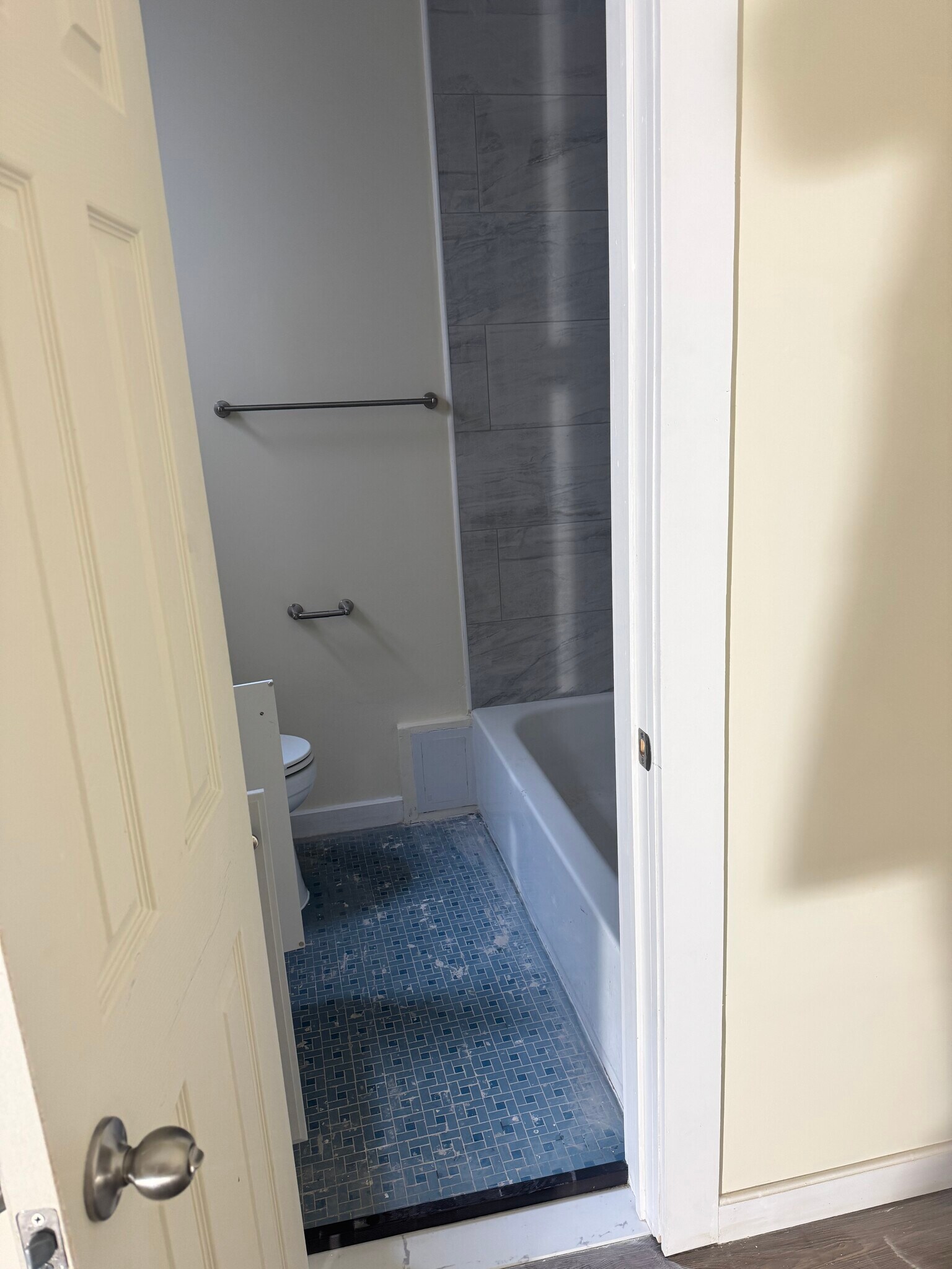 Building Photo - 213 Harrison Ave