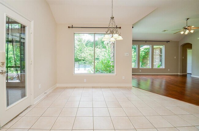 Building Photo - 7610 Breezeway Bend Ln
